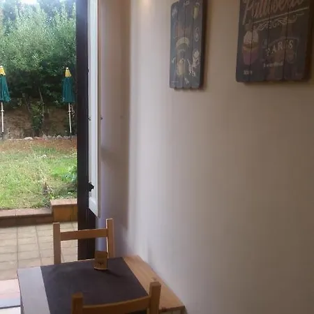 Au Jardin De فلورنس