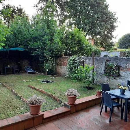 Au Jardin De فلورنس